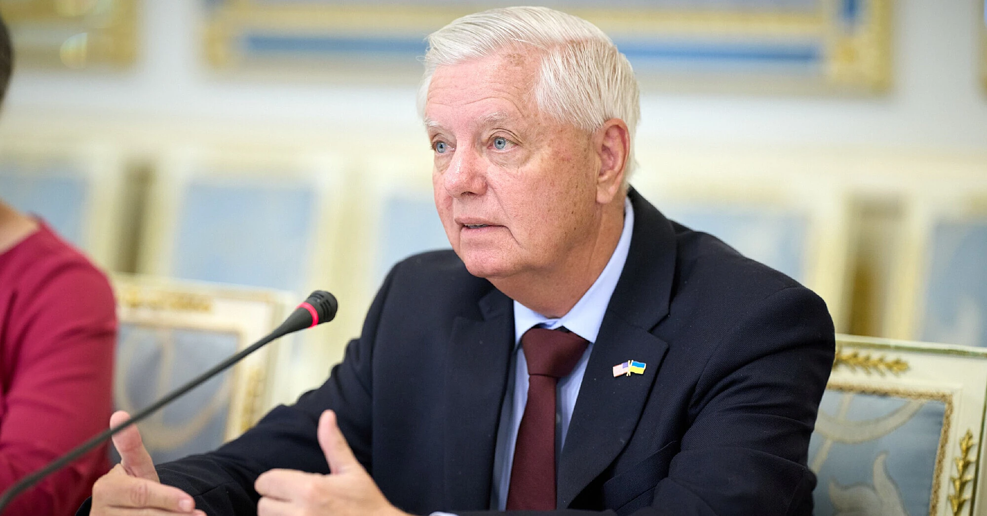 Стала відома попередня причина смерті сенатора Ліндсі Грема Стала відома попередня причина смерті сенатора Ліндсі Грема