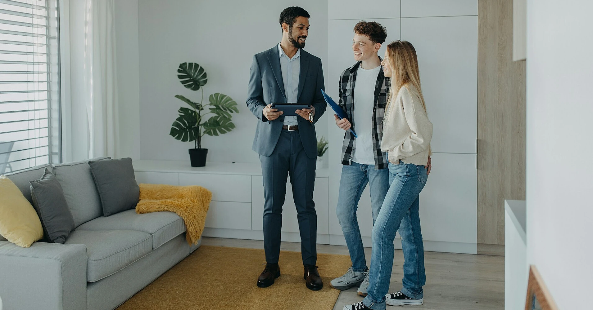 ЄС готує нові обмеження для Airbnb у містах із дорогим житлом ЄС готує нові обмеження для Airbnb у містах із дорогим житлом