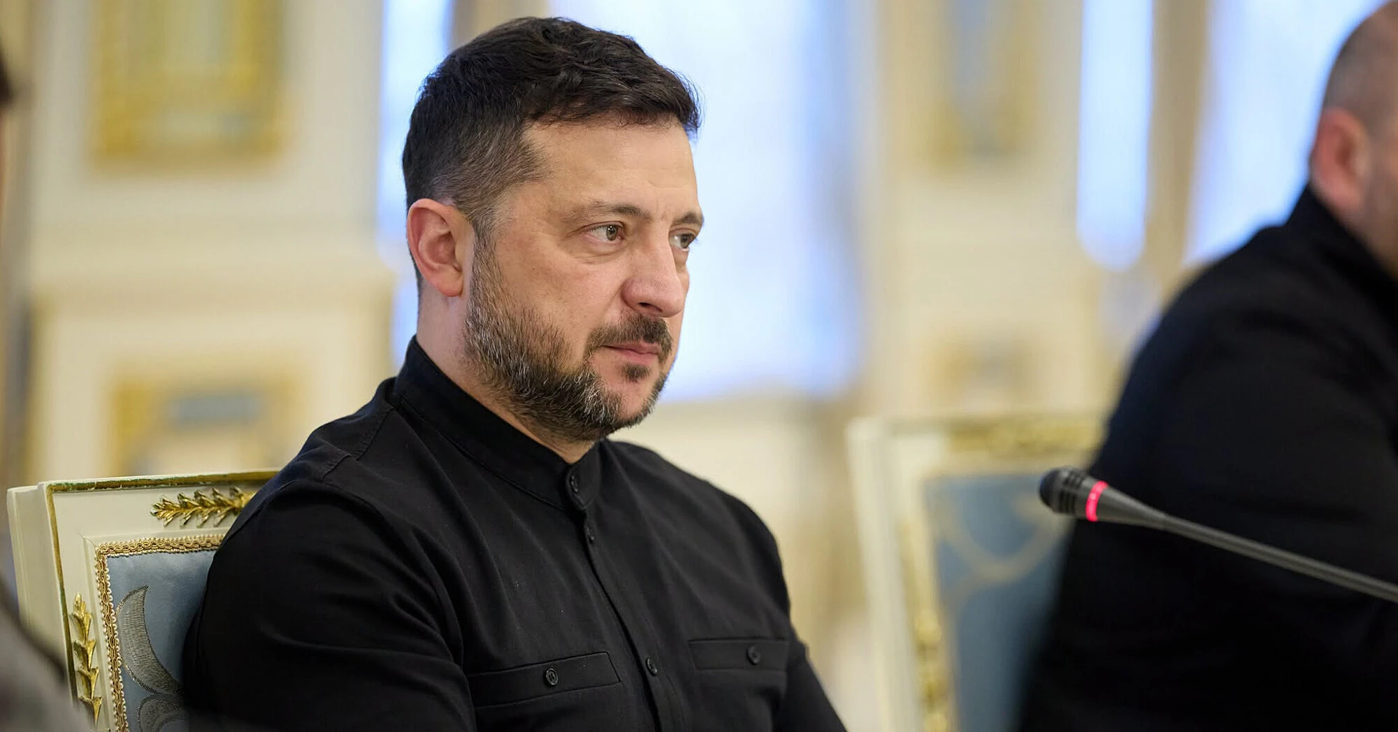 Зеленський зустрівся з главою МЗС Туреччини та нагородив його орденом Зеленський зустрівся з главою МЗС Туреччини та нагородив його орденом