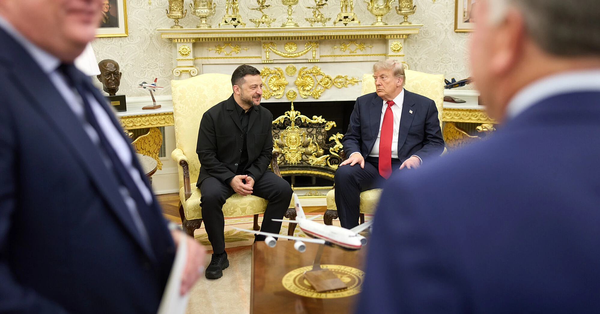Зеленський попросив Трампа дозволити використовувати Starlink для ударів по РФ – The Atlantic (Оновлено)
