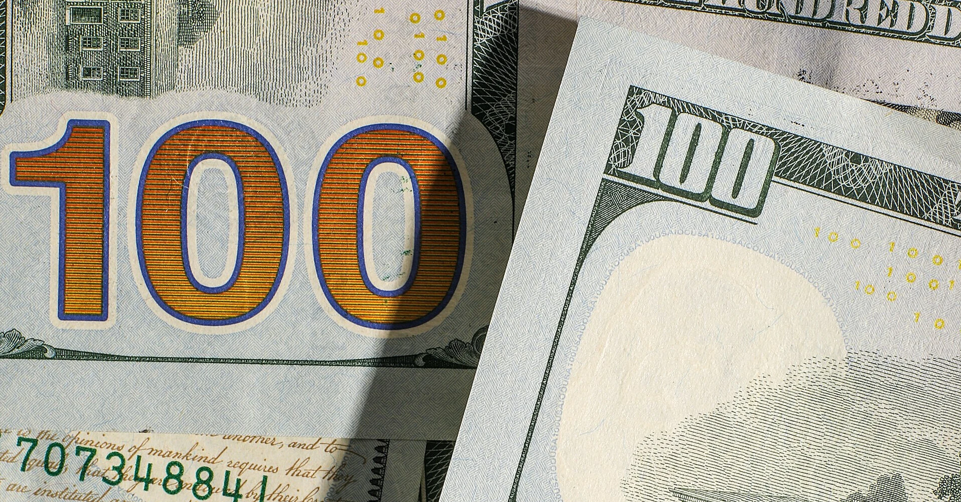 Долар почав тиждень зростанням: НБУ одразу продав близько 0 млн
