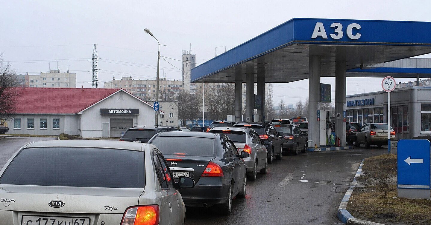 У Росії почалася друга хвиля дефіциту бензину на АЗС