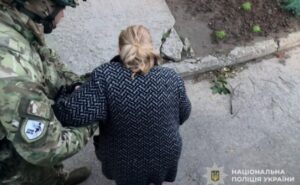 Поліцейські «Білі Янголи» евакуювали з Нікополя батьків із трьома дітьми та кота Поліцейські «Білі Янголи» евакуювали з Нікополя батьків із трьома дітьми та кота