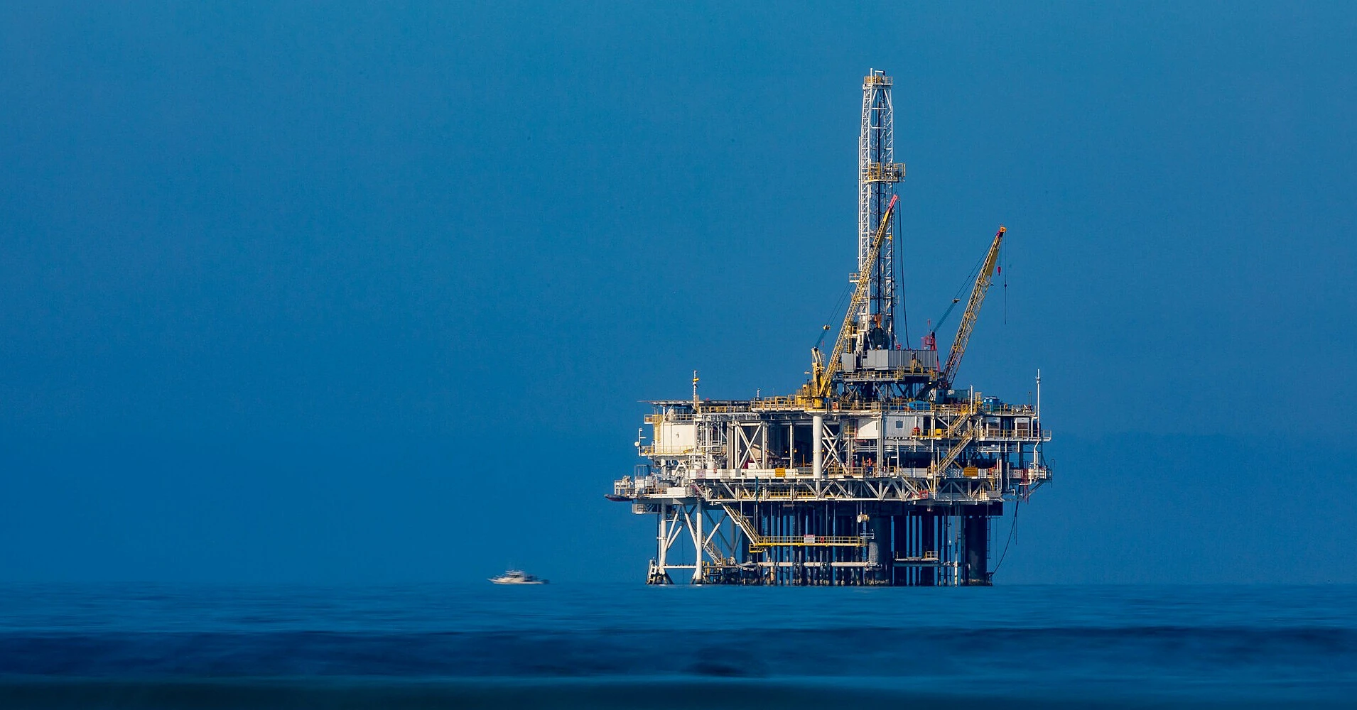 Нафта дорожчає на тлі заяв Трампа про Іран та Ормузьку протоку Нафта дорожчає на тлі заяв Трампа про Іран та Ормузьку протоку