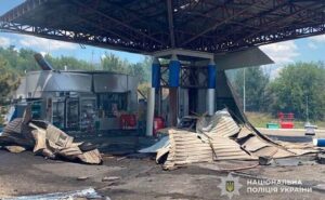 У Нікополі не залишилося жодної працюючої АЗС: пальне доводиться шукати в інших містах У Нікополі не залишилося жодної працюючої АЗС: пальне доводиться шукати в інших містах