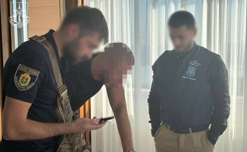 До суду скерували справу шахрайського кол-центру з Дніпра, який ошукав громадян Чехії на понад 12 млн грн До суду скерували справу шахрайського кол-центру з Дніпра, який ошукав громадян Чехії на понад 12 млн грн