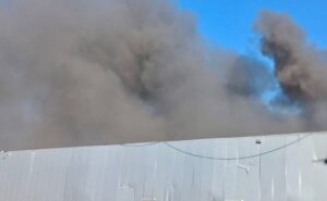 У Кривому Розі через удар по торговельному центру загинули двоє людей У Кривому Розі через удар по торговельному центру загинули двоє людей