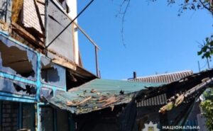 Двоє людей загинули, четверо поранені внаслідок ворожих атак на Дніпропетровщині: поліція документує наслідки ударів Двоє людей загинули, четверо поранені внаслідок ворожих атак на Дніпропетровщині: поліція документує наслідки ударів