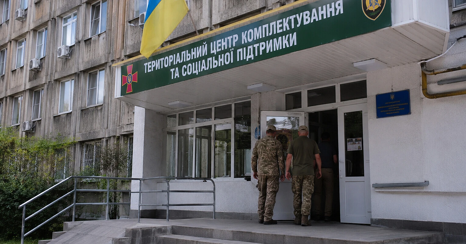 У Дніпрі мобілізували єдиного піклувальника 17-річної сироти