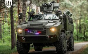 В Україні дозволили використовувати у війську новий бронетранспортер «Сова» з VR-окулярами для водія В Україні дозволили використовувати у війську новий бронетранспортер «Сова» з VR-окулярами для водія