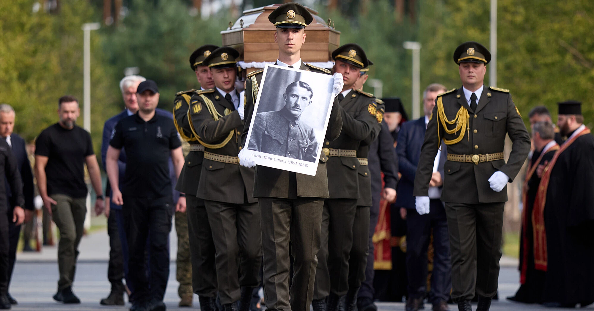 У Києві перепоховали співзасновника ОУН Євгена Коновальця: на церемонії був Зеленський