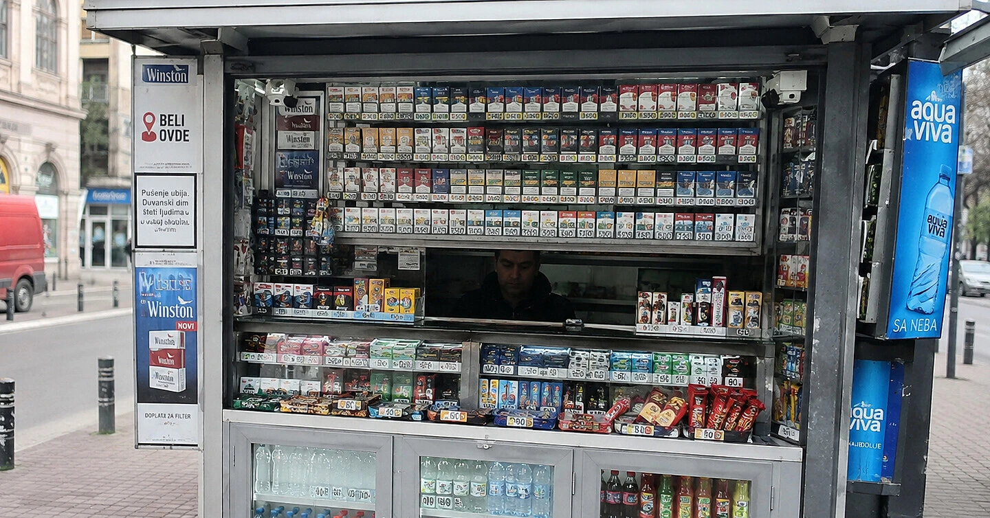 РФ знищила склади з продукцією двох тютюнових компаній: чи буде дефіцит