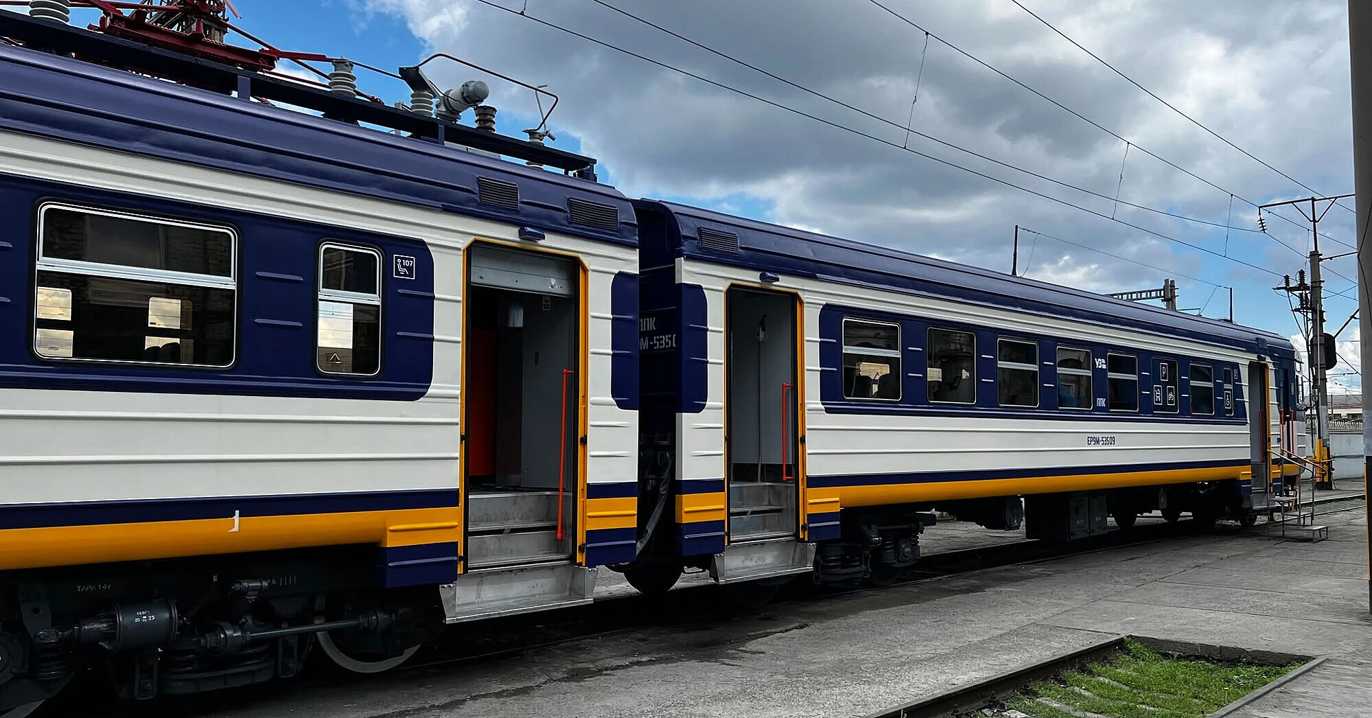 “Укрзалізниця” змінила рух поїздів на трьох напрямках