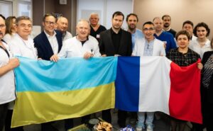 Французькі лікарі допомогли медикам Дніпропетровщини прооперувати тяжких поранених військових та цивільних Французькі лікарі допомогли медикам Дніпропетровщини прооперувати тяжких поранених військових та цивільних