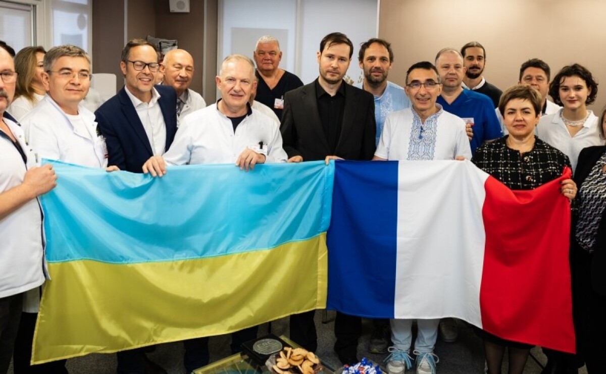 Французькі лікарі допомогли медикам Дніпропетровщини прооперувати тяжких поранених військових та цивільних Французькі лікарі допомогли медикам Дніпропетровщини прооперувати тяжких поранених військових та цивільних
