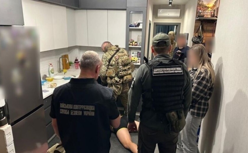 «Фальшиві діти»: На Київщині та Запоріжжі викрили схему з підробленими свідоцтвами про народження для виїзду за кордон