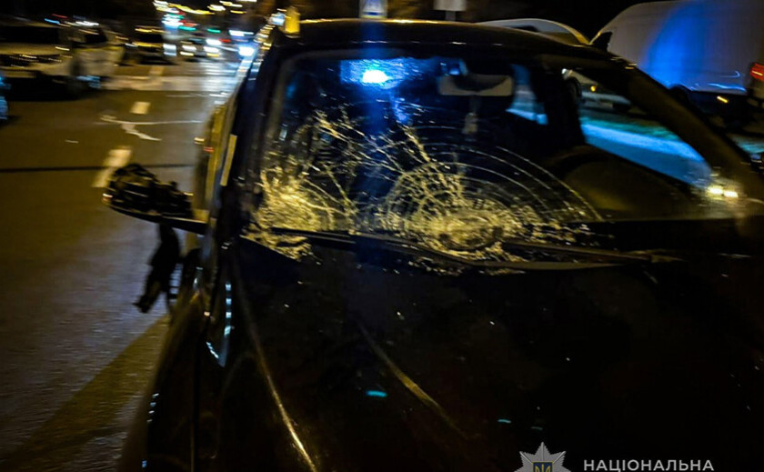 У Запоріжжі водій Renault наїхав на чоловіка та неповнолітню дівчину: подробиці ДТП У Запоріжжі водій Renault наїхав на чоловіка та неповнолітню дівчину: подробиці ДТП