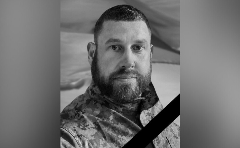 Залишилися дружина та син: захищаючи Україну загинув Олександр Андрієнко з Камʼянського Залишилися дружина та син: захищаючи Україну загинув Олександр Андрієнко з Камʼянського