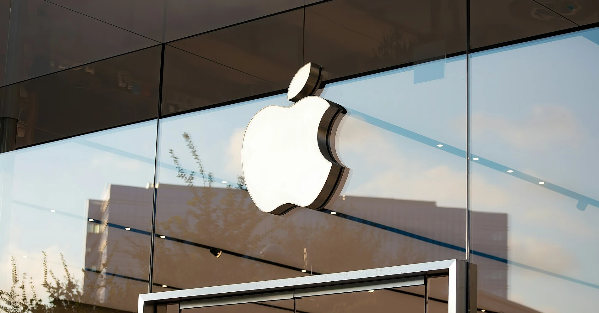 Apple переглядає управлінську модель після зміни керівника – Bloomberg