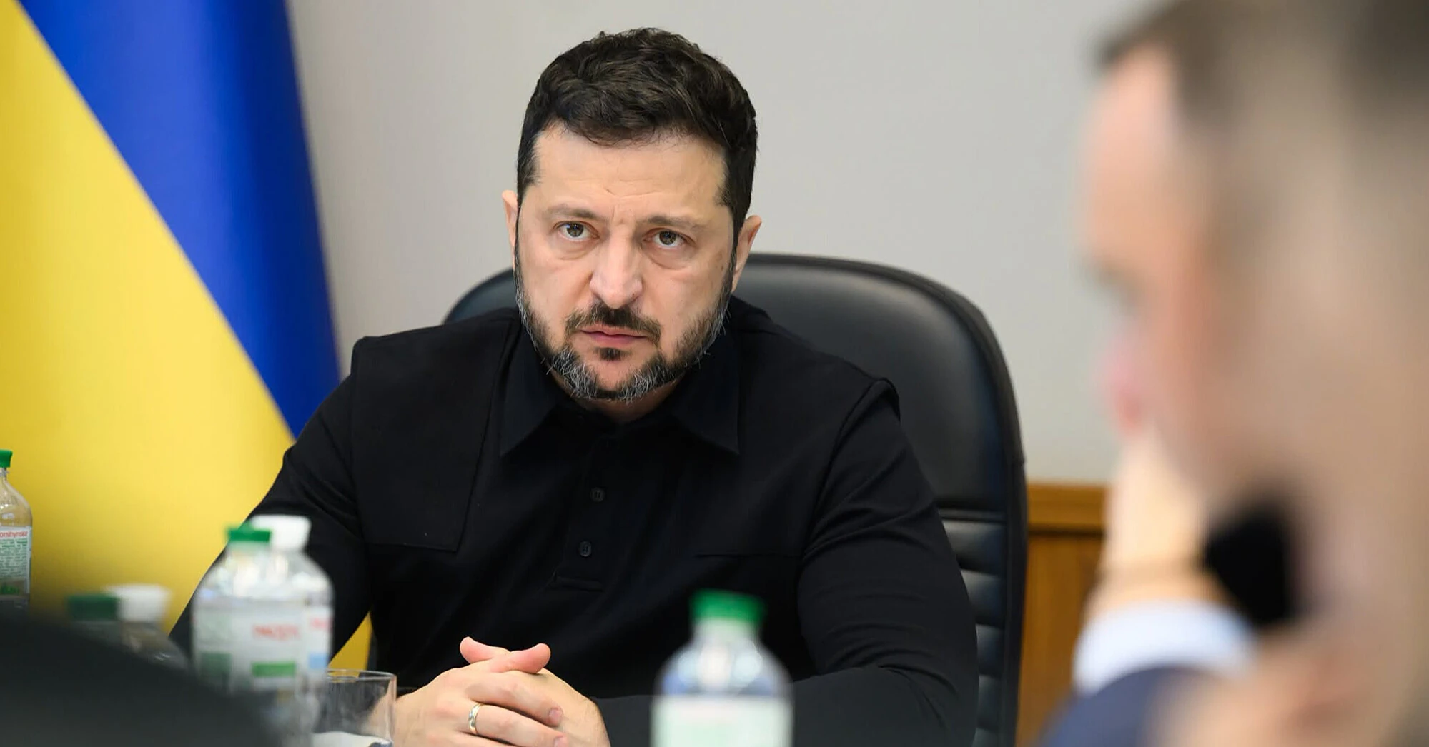 Зеленський зустрівся з главою ЦРУ в Ірландії перед переговорами з Трампом — Reuters