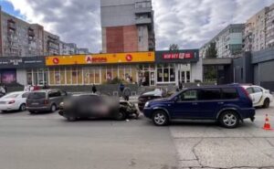 У Дніпрі п’яний водій не впорався з маневром на парковці та спричинив ДТП У Дніпрі п’яний водій не впорався з маневром на парковці та спричинив ДТП