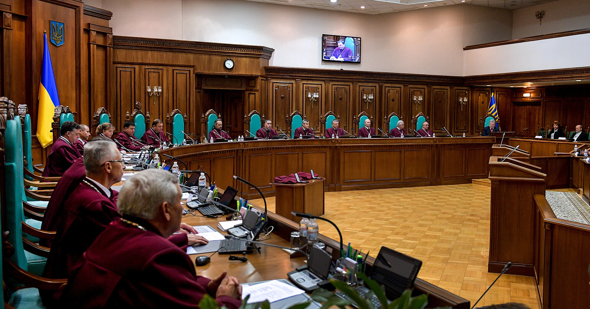 КСУ заборонив Кабміну самостійно встановлювати обмеження конституційних прав під час епідемій
