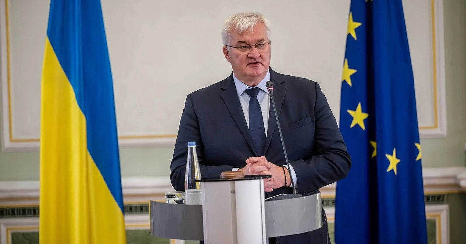Сибіга розкритикував рішення ЄС зняти санкції з російських олігархів Сибіга розкритикував рішення ЄС зняти санкції з російських олігархів