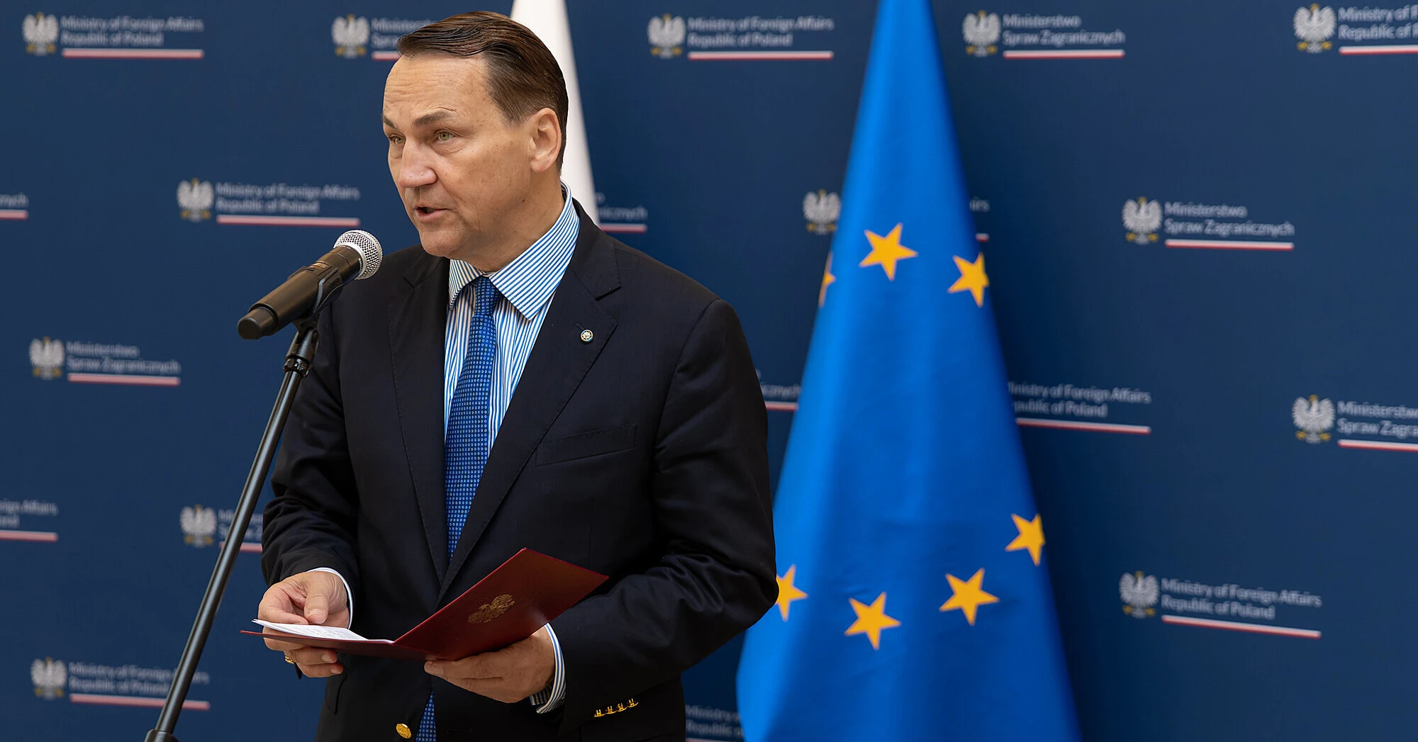 Очільник МЗС Польщі Сікорський: Росія може готувати “щось велике” цього року