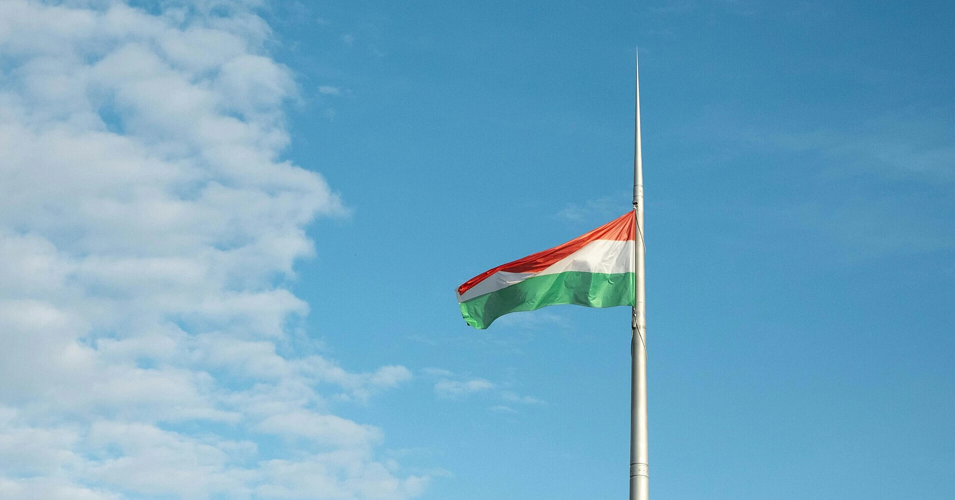 Угорщина висилає десять російських дипломатів через загрозу безпеці