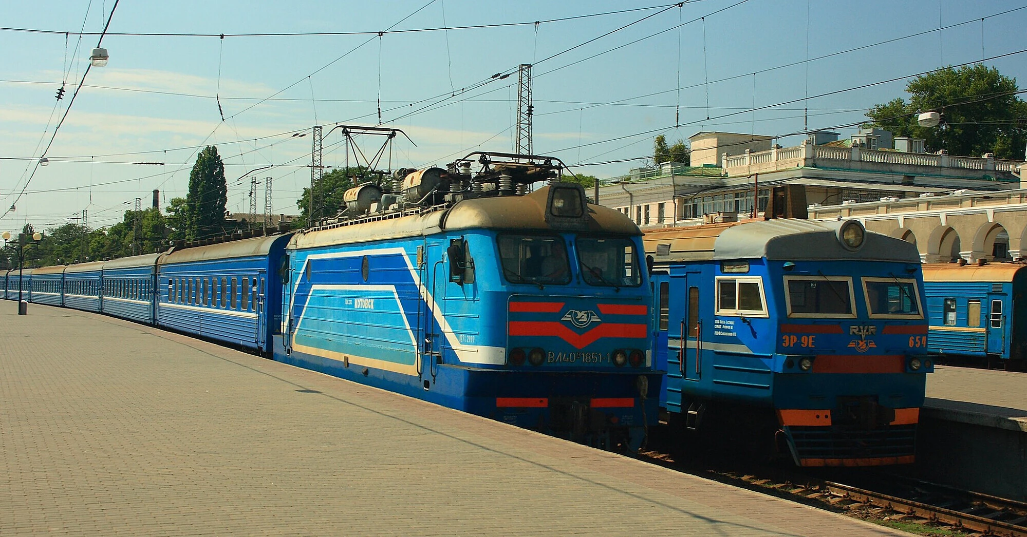 Десятки поїздів відстають від графіка: найбільша затримка сягає майже 10 годин