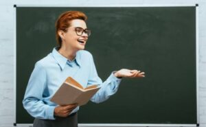 Із 1 вересня зарплати педагогів зростуть на 20%