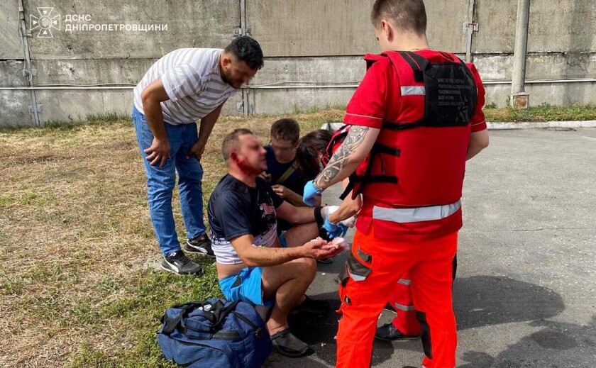 У Дніпрі через ворожу атаку загинули двоє людей, ще восьмеро постраждали У Дніпрі через ворожу атаку загинули двоє людей, ще восьмеро постраждали