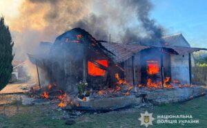 На Дніпропетровщині чоловік підпалив будинок співмешканки після конфлікту