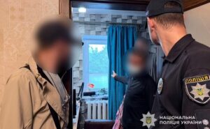 У Дніпрі чоловік вкрав із будинку 1700 євро та 5 тисяч гривень