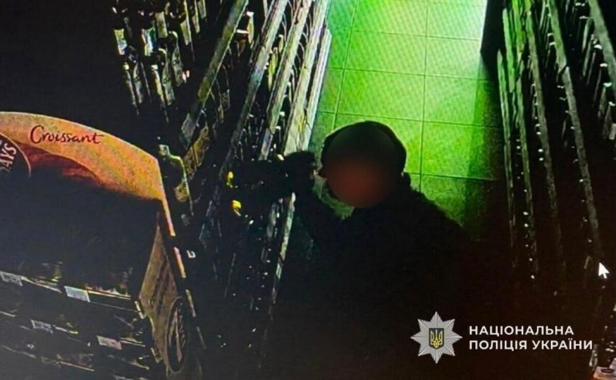 У Самарі поліцейські встановили підозрюваного у крадіжках із двох магазинів У Самарі поліцейські встановили підозрюваного у крадіжках із двох магазинів