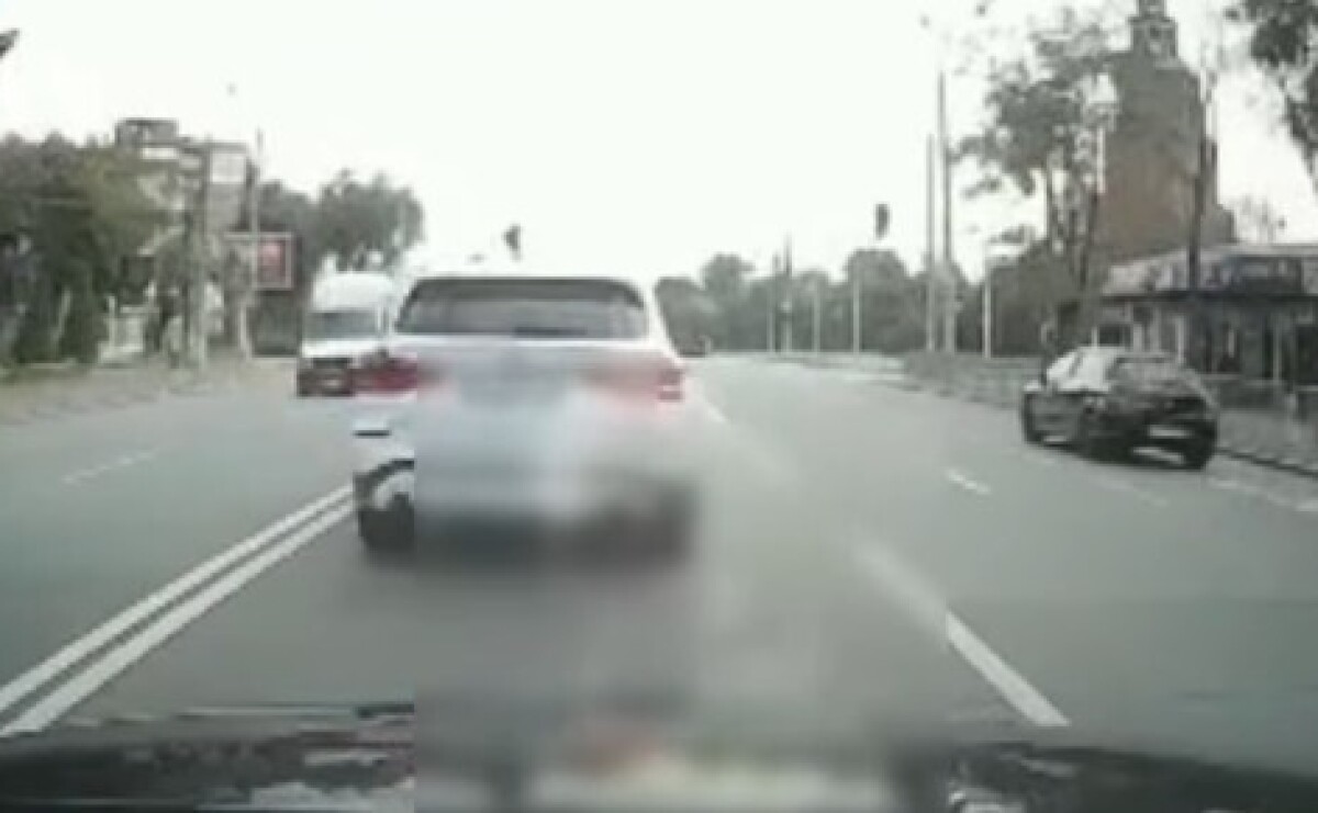 У Кривому Розі водійка знехтувала правилами обгону: патрульні притягнули її до відповідальності У Кривому Розі водійка знехтувала правилами обгону: патрульні притягнули її до відповідальності