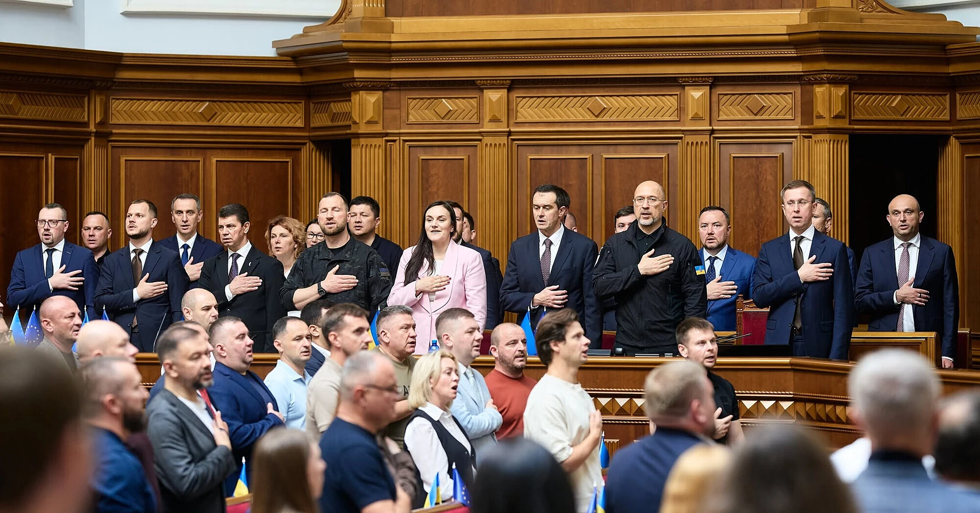 Раду хочуть зібрати на день раніше для голосування за законопроєкти щодо фіндопомоги