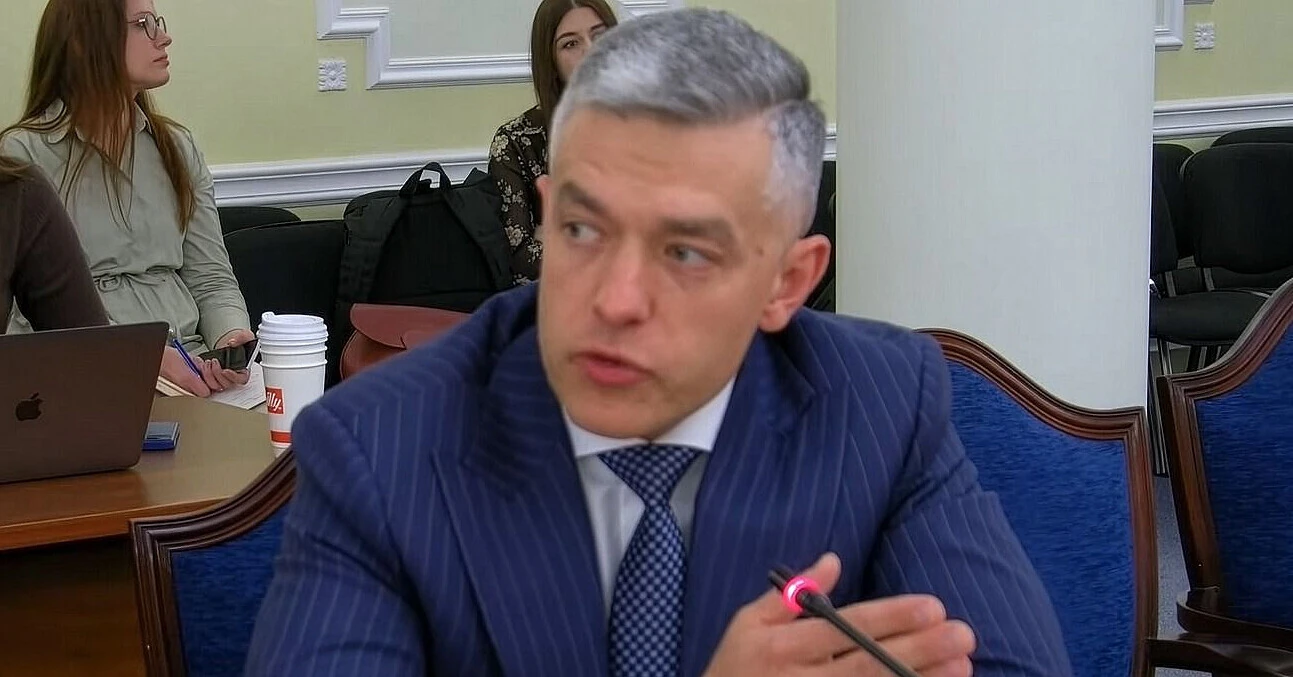 ВАКС відмовив у триманні ексголови наглядової ради Sense Bank Гладишенка під вартою та призначив заставу ВАКС відмовив у триманні ексголови наглядової ради Sense Bank Гладишенка під вартою та призначив заставу