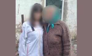 Їздила у трамваї та не могла пригадати, де живе: дніпровські патрульні повернули додому жінку, яка загубилася Їздила у трамваї та не могла пригадати, де живе: дніпровські патрульні повернули додому жінку, яка загубилася