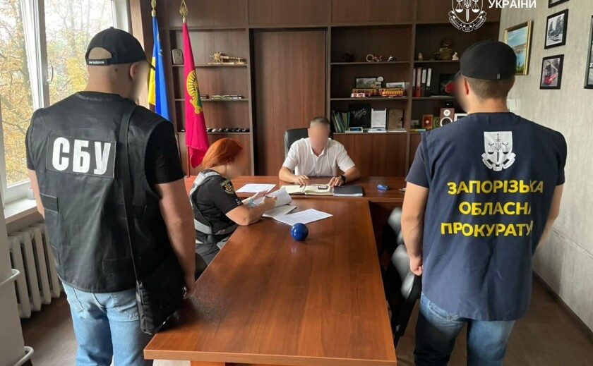 У Запоріжжі посадовця комунального підприємства та підприємця підозрюють у заволодінні 814 тисячами гривень У Запоріжжі посадовця комунального підприємства та підприємця підозрюють у заволодінні 814 тисячами гривень