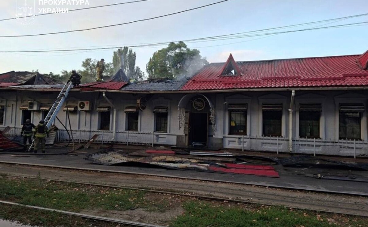 У Запоріжжі через атаку дронів пошкоджені автомийка, будинки та кафе У Запоріжжі через атаку дронів пошкоджені автомийка, будинки та кафе