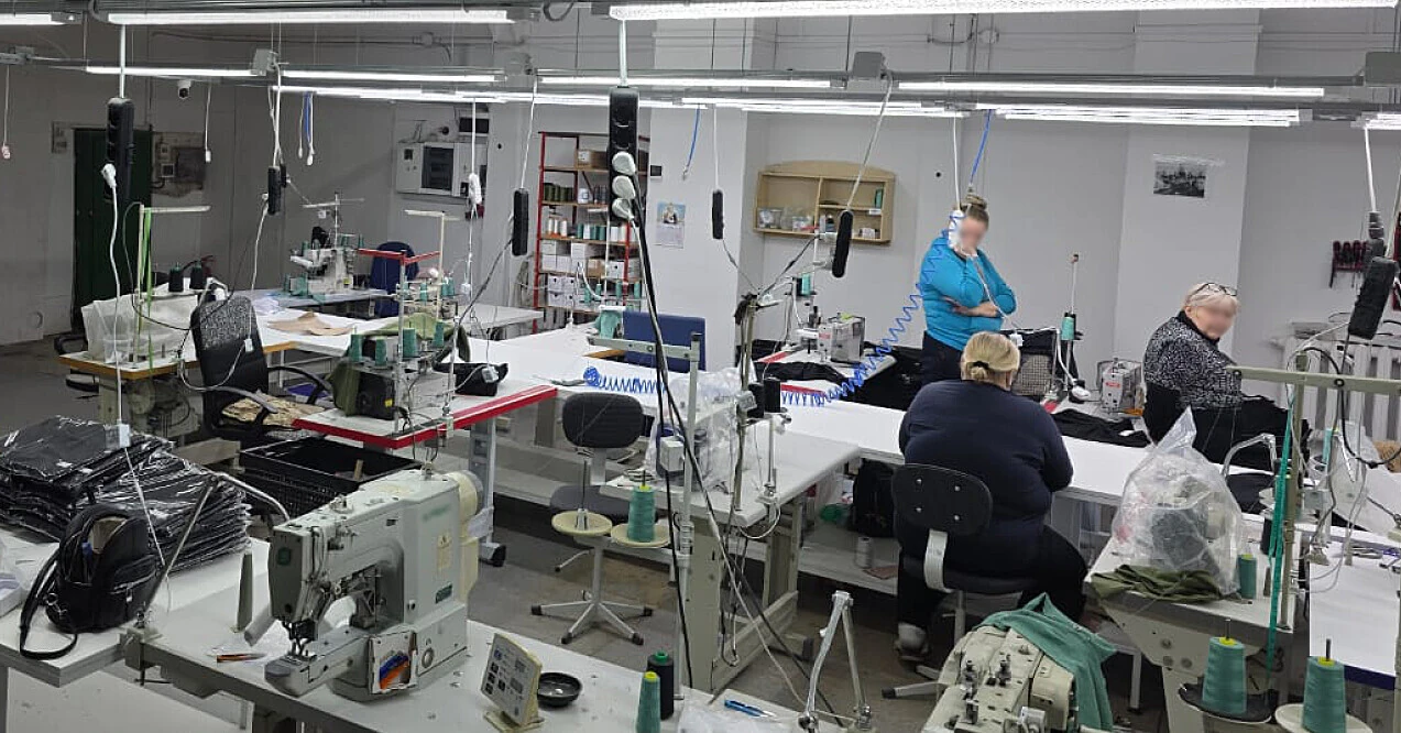 БЕБ викрило виробництво підроблених Moncler та Apple на 98 млн грн