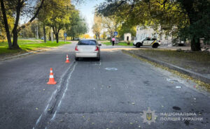 У Запоріжжі Chevrolet збив 8-річного хлопчика: поліція шукає свідків ДТП У Запоріжжі Chevrolet збив 8-річного хлопчика: поліція шукає свідків ДТП