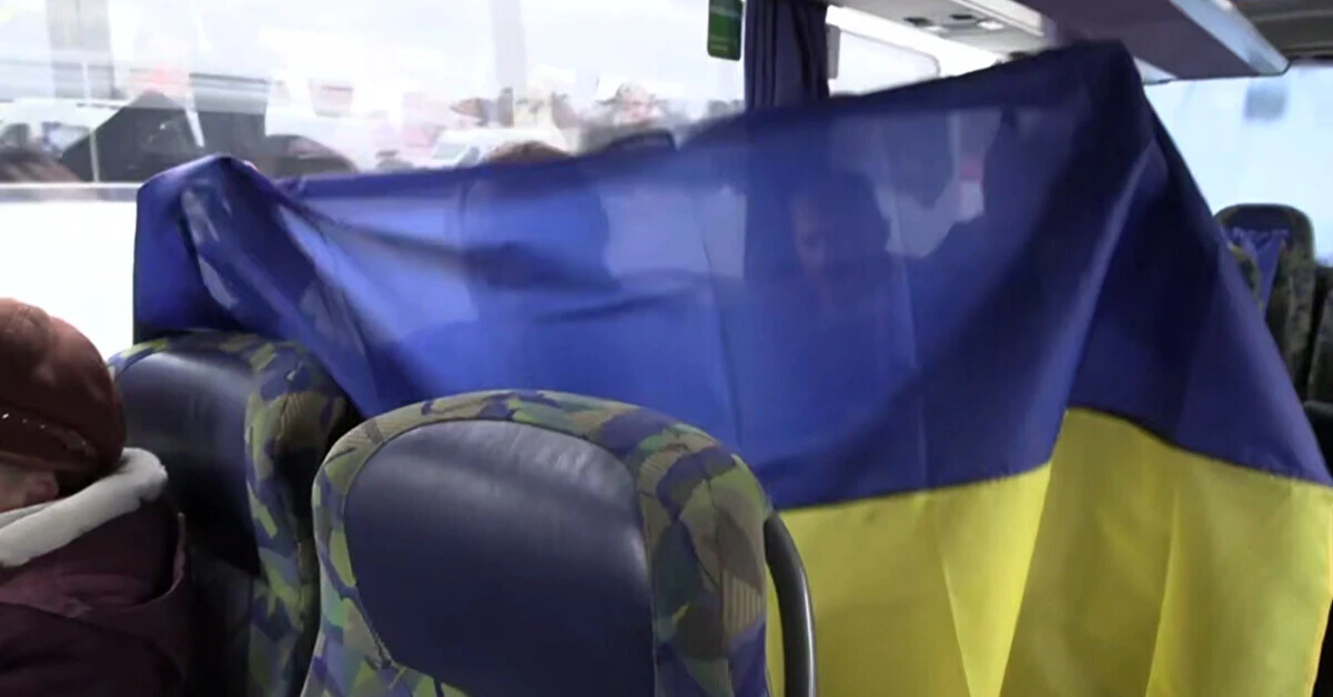 Евакуйовані з Олешок перетнули кордон України — Зеленський Евакуйовані з Олешок перетнули кордон України — Зеленський