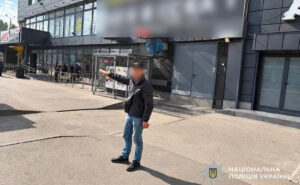 У Дніпрі чоловік обікрав магазин майже на 17 тисяч гривень У Дніпрі чоловік обікрав магазин майже на 17 тисяч гривень