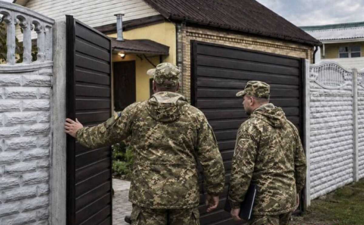 ТЦК почали вторгатися у приватні будинки: Омбудсмен заявив про критичну кількість випадків порушення прав людини ТЦК почали вторгатися у приватні будинки: Омбудсмен заявив про критичну кількість випадків порушення прав людини