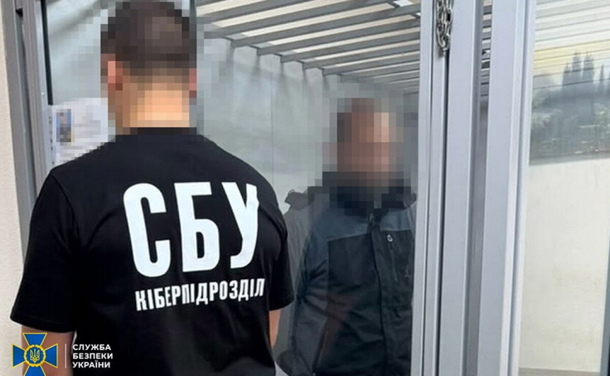 Повернувся із СЗЧ, щоб шпигувати для ворога: СБУ затримала дезертира-зрадника Повернувся із СЗЧ, щоб шпигувати для ворога: СБУ затримала дезертира-зрадника