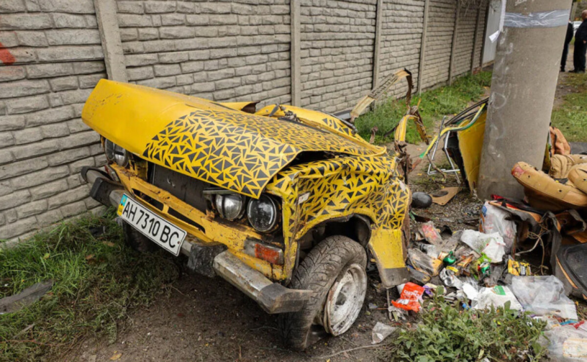 Влетів у паркан та «розлетівся» на частини: подробиці смертельного ДТП на проїзді Олександра Гальченка у Дніпрі Влетів у паркан та «розлетівся» на частини: подробиці смертельного ДТП на проїзді Олександра Гальченка у Дніпрі
