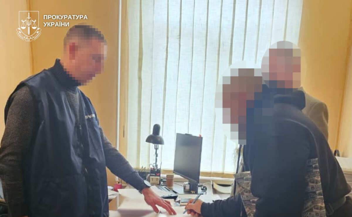 На Дніпропетровщині чоловік вистрілив у 13-річного хлопця через гучний звук мопеда На Дніпропетровщині чоловік вистрілив у 13-річного хлопця через гучний звук мопеда