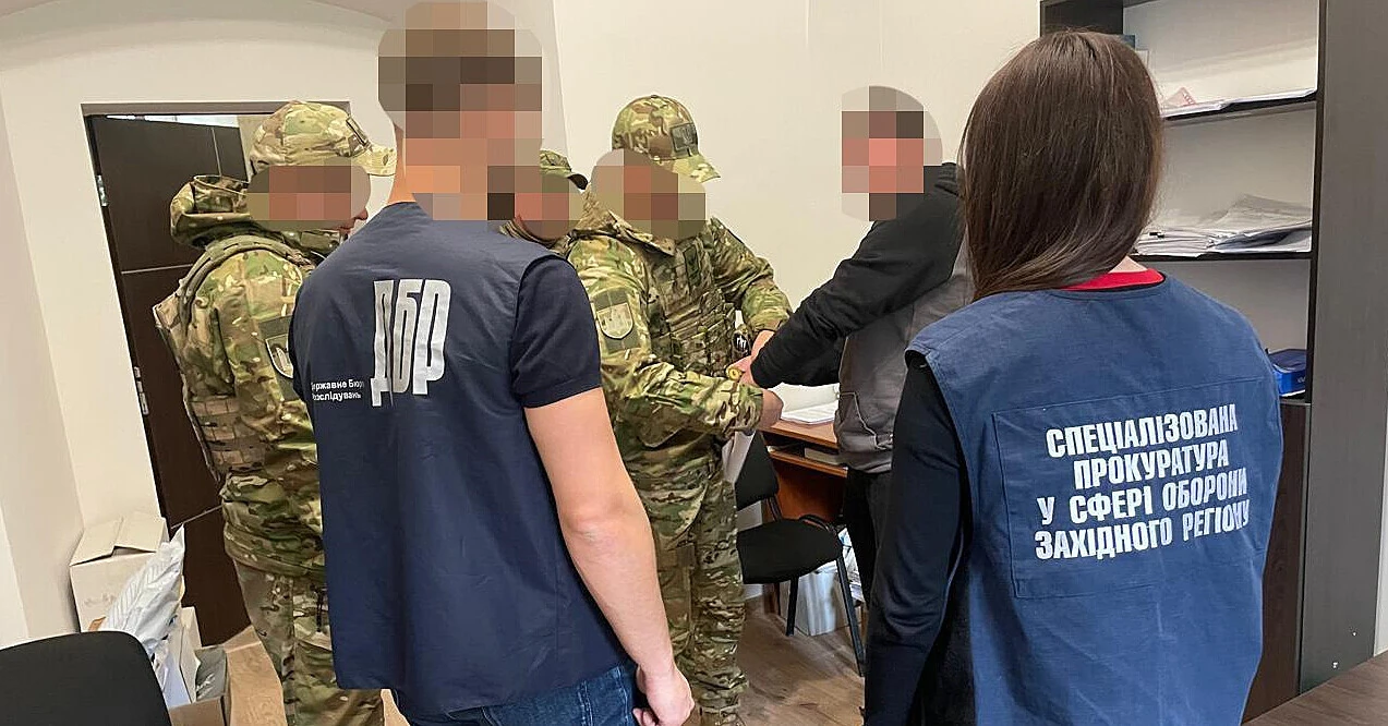 Раніше засудженого за хабар військового ТЦК підозрюють у побитті мобілізованого до смерті Раніше засудженого за хабар військового ТЦК підозрюють у побитті мобілізованого до смерті